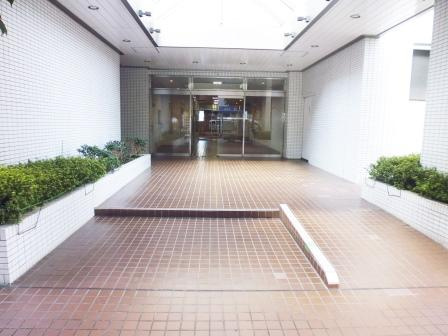 アーバンハイツ巣鴨A棟のエントランス