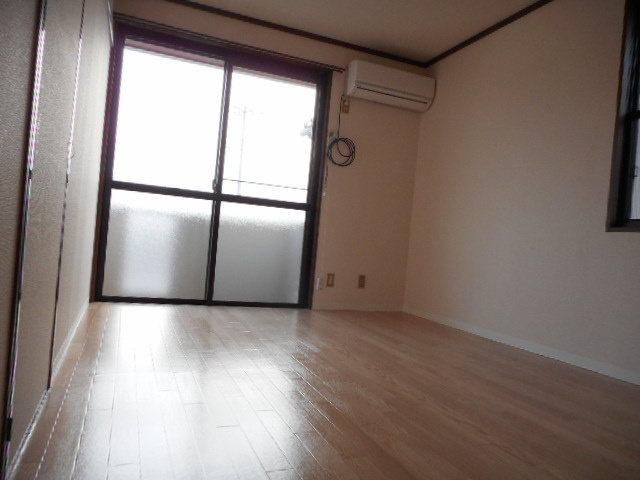 グリーンヒル新宿の洋室