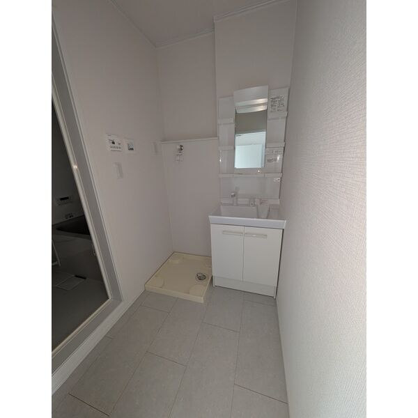 ソワサントセーズ長田町 Ⅰの独立洗面台