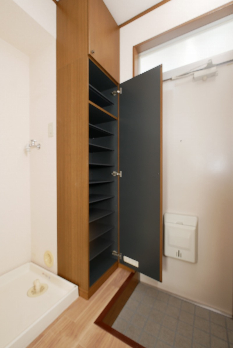 ベル・ビュー松井B棟の収納|ベルビュー松井B棟　202　