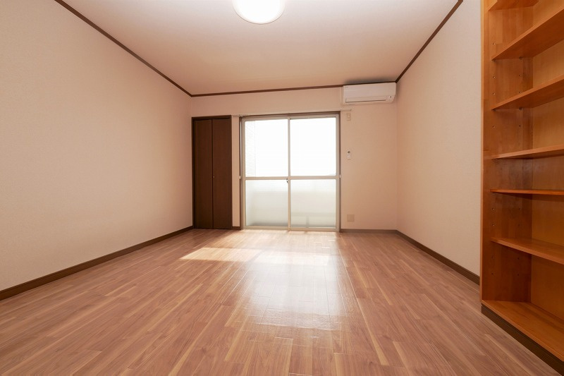 ベル・ビュー松井B棟の居間・リビング|ベルビュー松井B棟　202　