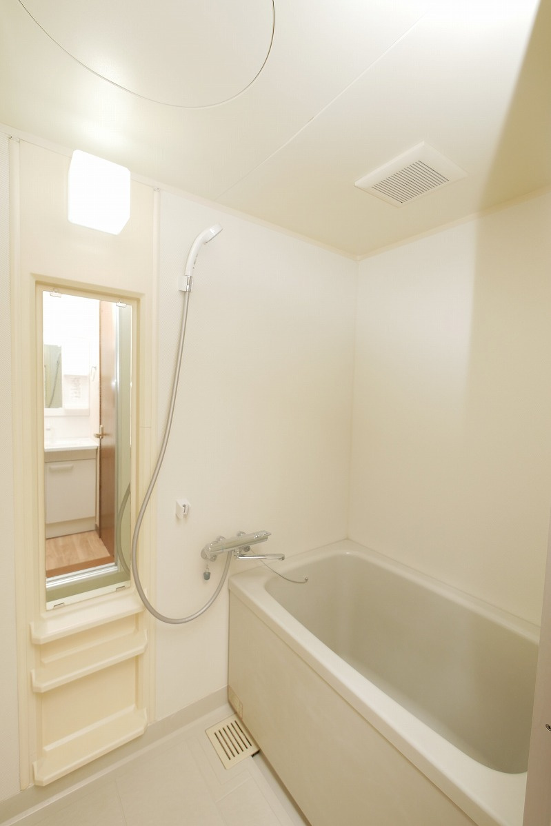 ベル・ビュー松井B棟の浴室|ベルビュー松井B棟　202　