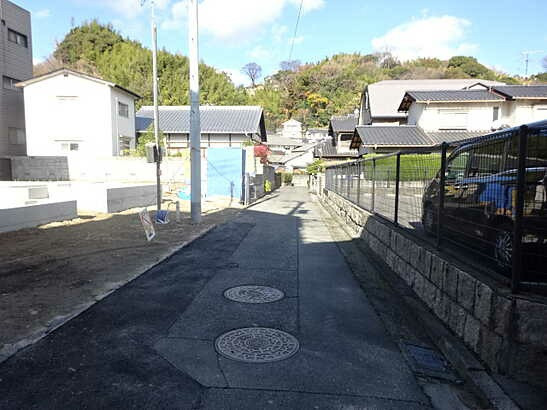 【前面道路含む現地写真】