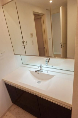 【洗面所】 | グランカーサ両国壱番館 | スペースが確保できる洗面所です