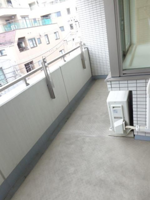 【バルコニー】 | グランカーサ両国壱番館 | 外からの目が気にならないバルコニーで洗濯物が干せます