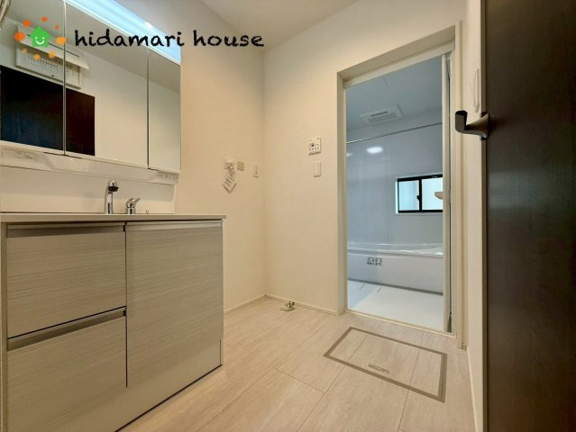 伊奈町栄4期　新築戸建　グラファーレ01の脱衣所