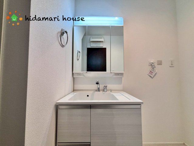 伊奈町栄4期　新築戸建　グラファーレ01の独立洗面台