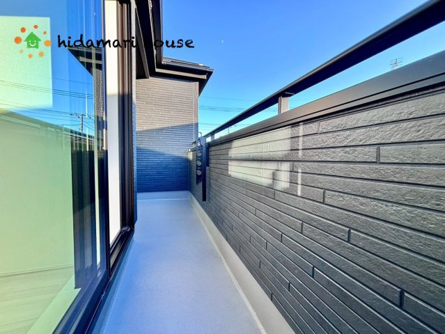 伊奈町栄4期　新築戸建　グラファーレ01のバルコニー