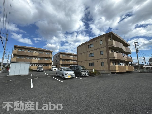 グランジェの駐車場