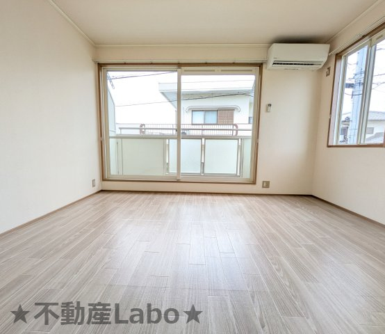 グランコート・フェイマスAの居間・リビング