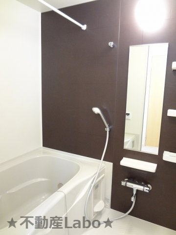 エルヴィータ Bの浴室