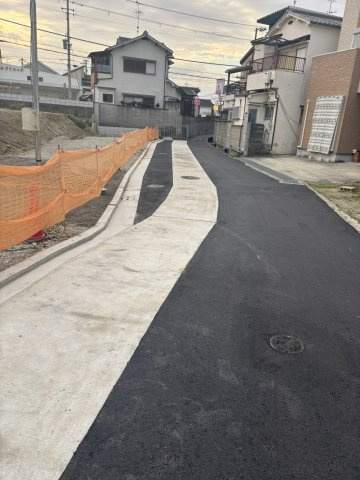【前面道路含む現地写真】の画像