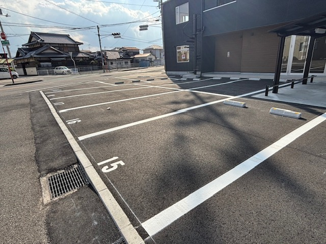 リヴァブル余戸南の駐車場