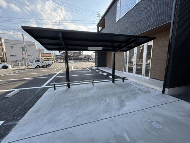 リヴァブル余戸南の駐車場