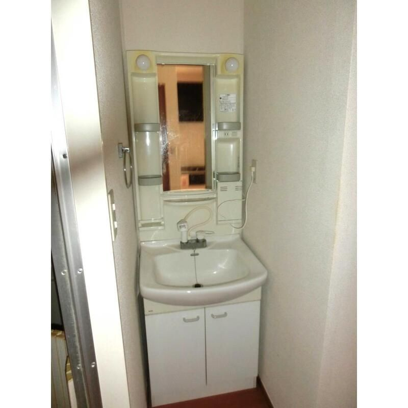 メゾン・ソレイユの独立洗面台