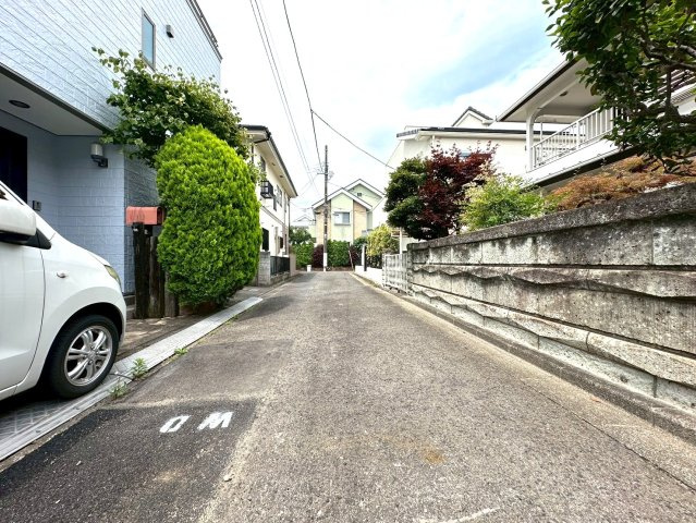 練馬区石神井台１丁目　新築一戸建　西武池袋線　石神井公園の前面道路含む現地写真