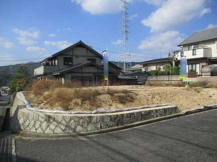 佐伯区五月が丘４丁目の前面道路含む現地写真