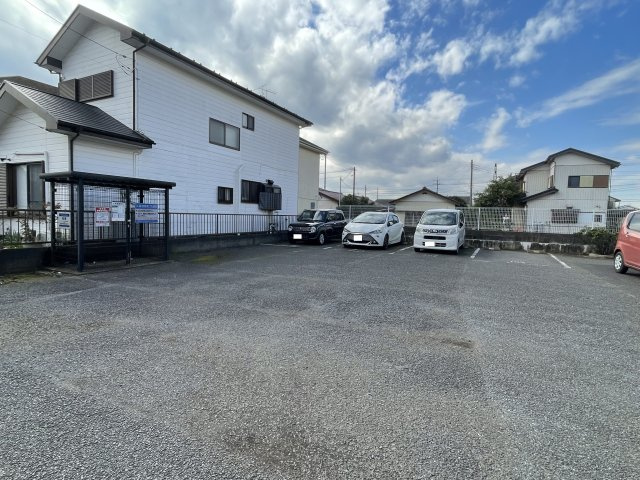 ソレイユ参番館の駐車場