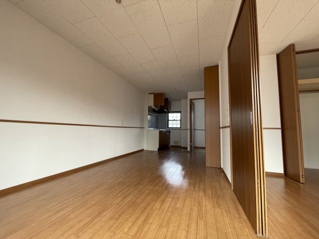 ソレイユ参番館の居間・リビング