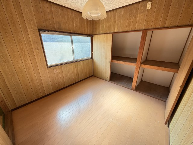 玉名郡長洲町大字腹赤の一戸建ての洋室