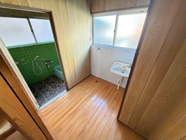 玉名郡長洲町大字腹赤の一戸建ての洗面所