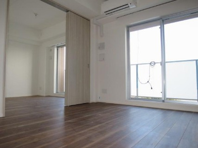 【居間・リビング】 | エミリブ鷺ノ宮 | 11.9帖のきれいなLDK。