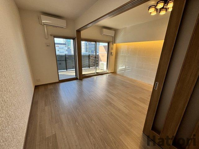 プレジオ梅田の居間・リビング