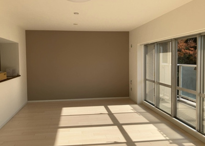 【居間・リビング】 | シーアイハイツ町田Ｆ棟 | 直線タイプはLとDKを一直線に並べた形で対面キッチンのタイプです。一般的なのでよく見かけるかもしれません。直線タイプに似た直接アイランドタイプは、キッチンとダイニングの間に壁がない分広く感じられます。