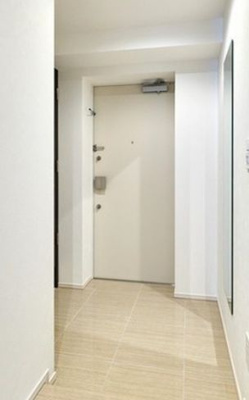 【玄関】 | BPRレジデンス東日暮里 | 収納もある玄関です