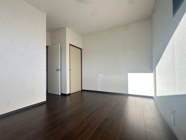 八街市泉台2丁目中古戸建の洋室