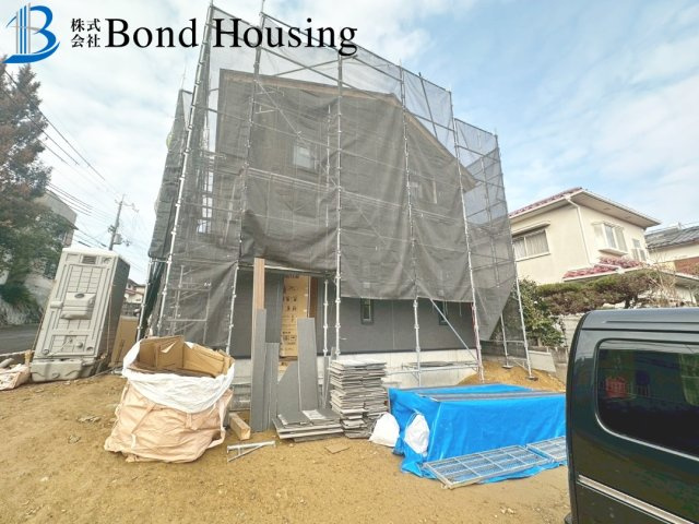 LDK約20帖で広々・W発電システム搭載　秋葉台3丁目の庭