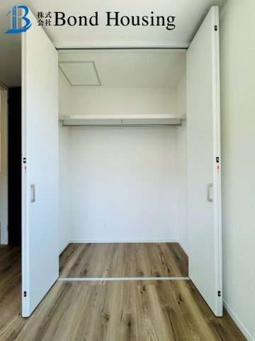 LDK約20帖で広々・W発電システム搭載　秋葉台3丁目の収納