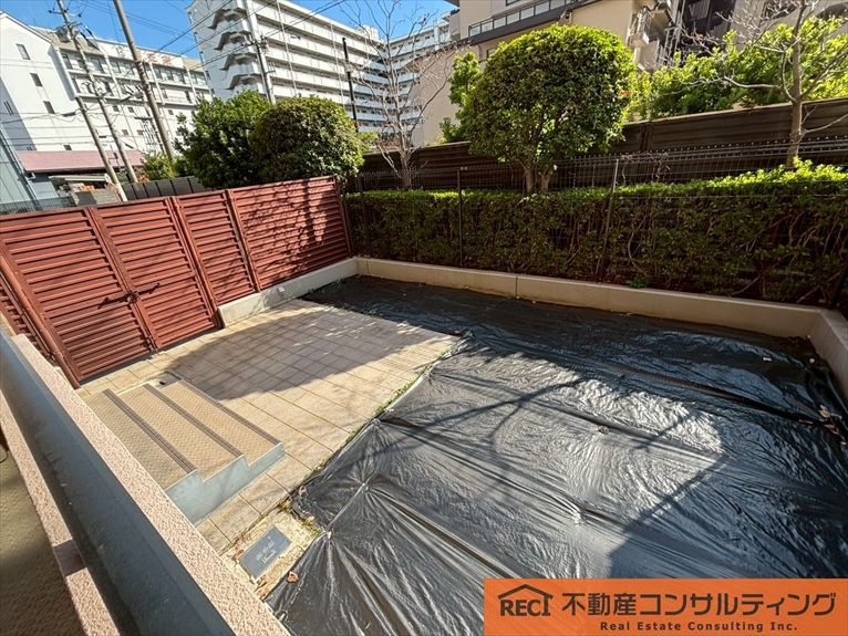 ライオンズマンション住吉川の庭