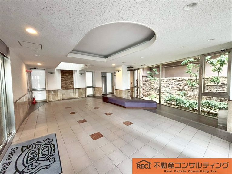 ライオンズマンション住吉川のエントランス