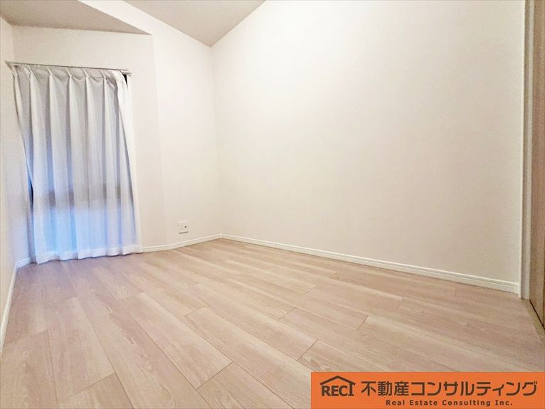 ライオンズマンション住吉川の洋室