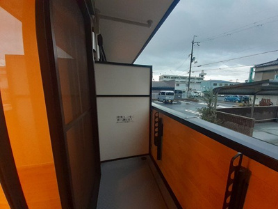 【バルコニー】 | ファイン　レジデンスＭ | 開放的で明るい空間を演出してくれるバルコニーです