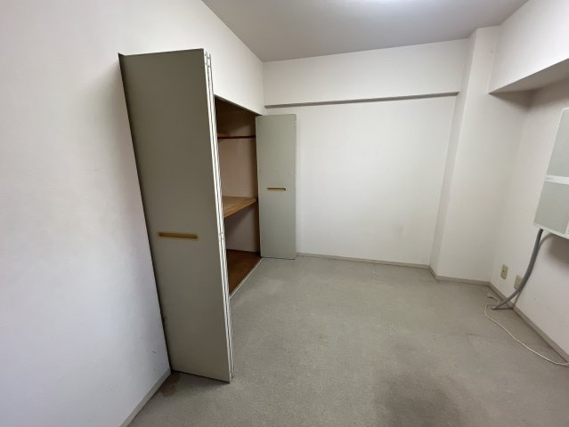 グローバル野路の洋室