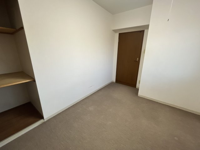 グローバル野路の洋室