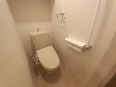 【トイレ】 | エスポアール姫路東 | 清潔感のあるトイレです