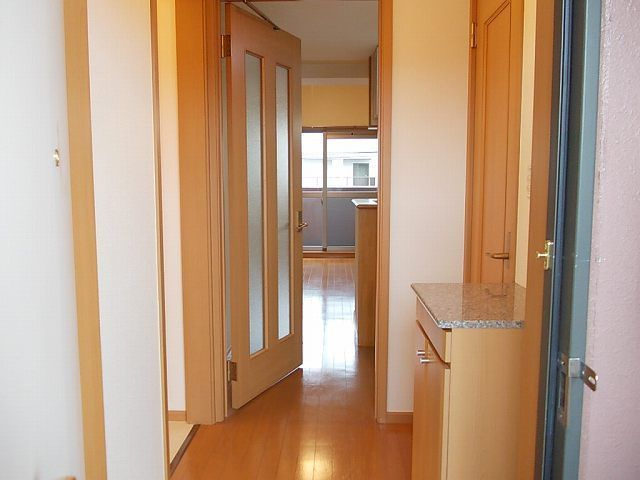 【玄関】 | ベラルデ | 収納もある玄関です