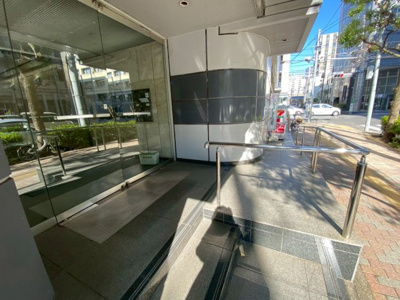 【エントランス】 | アイカワビルディング