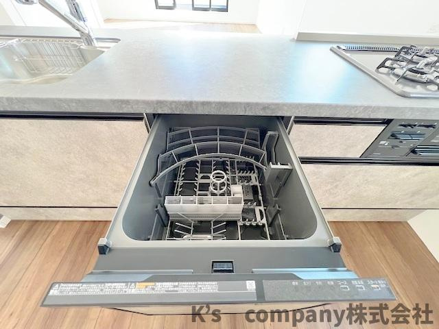 茅ヶ崎市柳島2丁目　新築戸建　2号棟のキッチン|食器洗い乾燥機付きで家事の時短に役立ちます☆