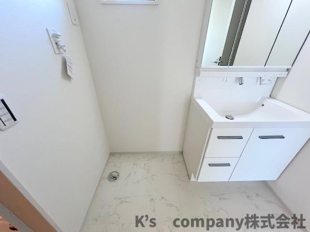 茅ヶ崎市柳島2丁目　新築戸建　2号棟のランドリースペース|洗濯機スペース◇