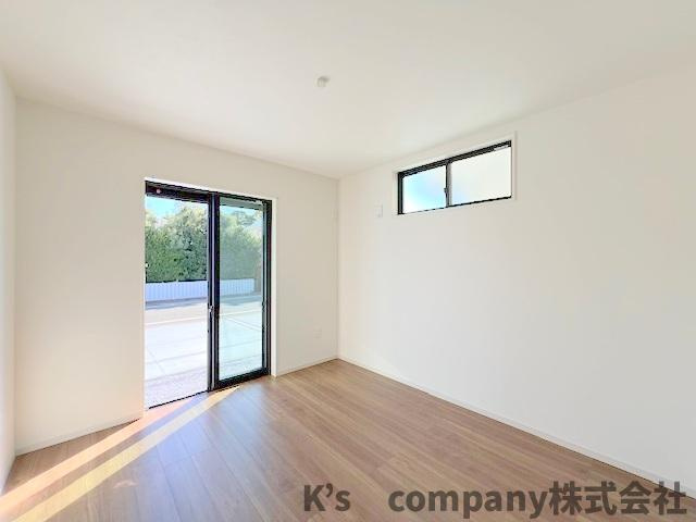 茅ヶ崎市柳島2丁目　新築戸建　2号棟の洋室|洋室8帖◇主寝室におすすめです◇