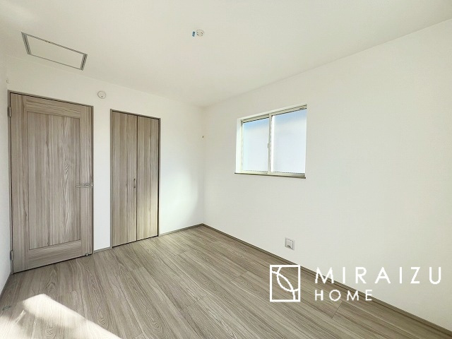 【収納】 | 日当たりの良いお家は嬉しいですよね。それぞれ価値観が分かれる箇所です、実際に内覧して日当たりの心地よさをご体感下さいね♪