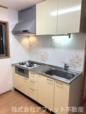 【キッチン】 | セキュールローズ | 吊戸棚付き