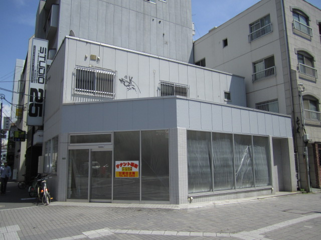 並木通り店舗の外観