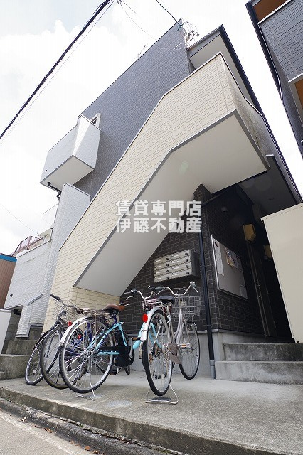 Creo庄内通六番館の外観