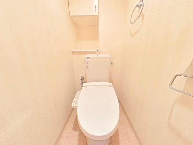 アルファステイツ倉敷駅前のトイレ|・トイレ
収納スペースも付いており、清潔感あるトイレです。