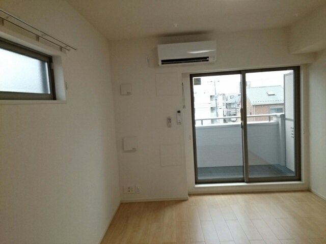 ヴェルミオンの居間・リビング|こちらの居間で趣味の時間をお楽しみください